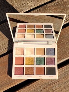 Persona,Neutral & Jewel Tone Eyeshadow Palette – Multi-Color